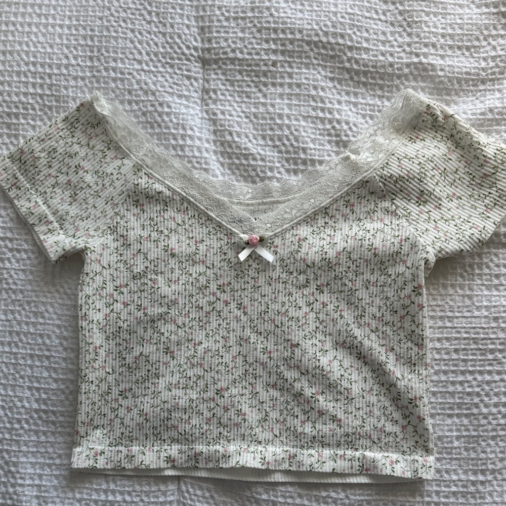PacSun Floral Lace Trim Crop Top